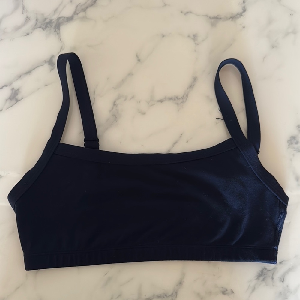 ARITZIA TNA Butter Tumbler Sports Bra